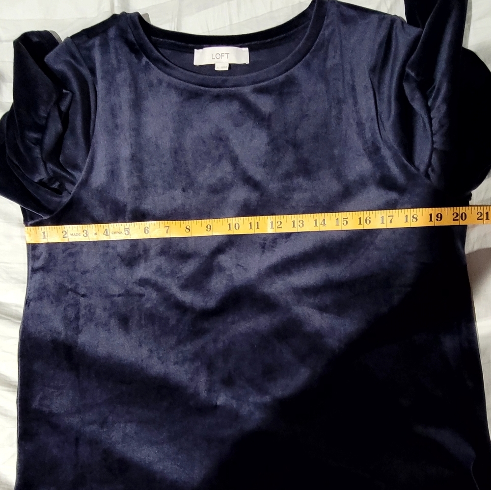 Loft Velvet Ruffle Sleeve Top Size Large - Picture 7 of 8